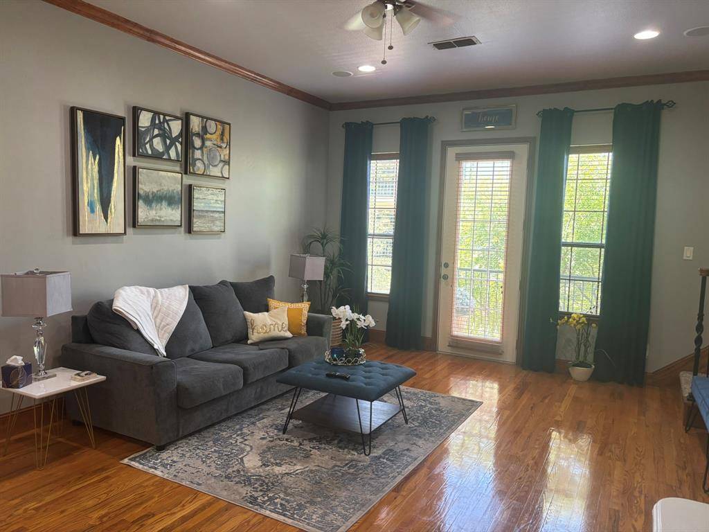 1008 Pavillion Street, Dallas, TX 75204