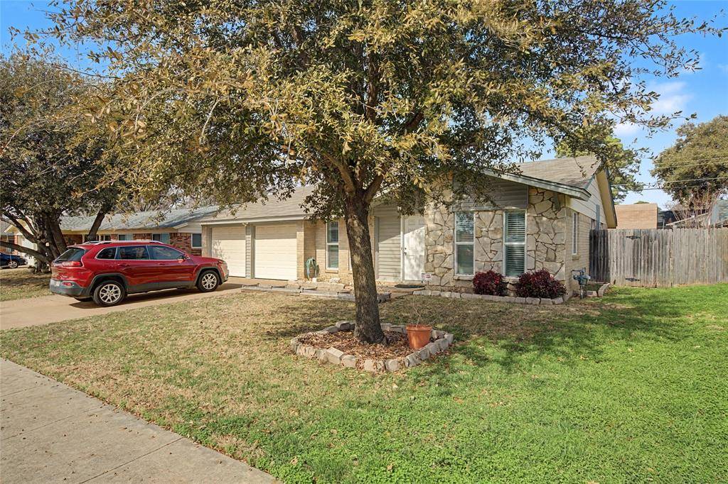 2009 Charleston Drive, Bedford, TX 76022