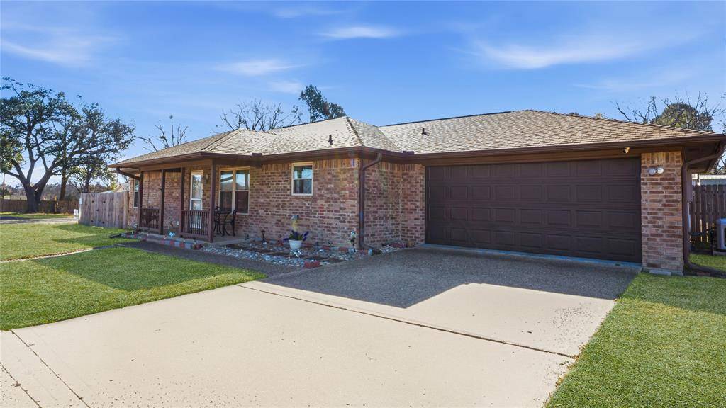 221 Private Road 8774, Ben Wheeler, TX 75754