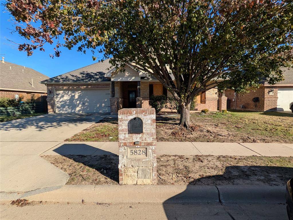 5828 Caballo Street, Fort Worth, TX 76179