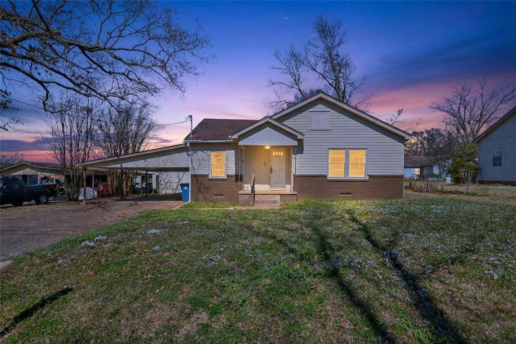 404 Rogers Avenue, Henderson, TX 75654