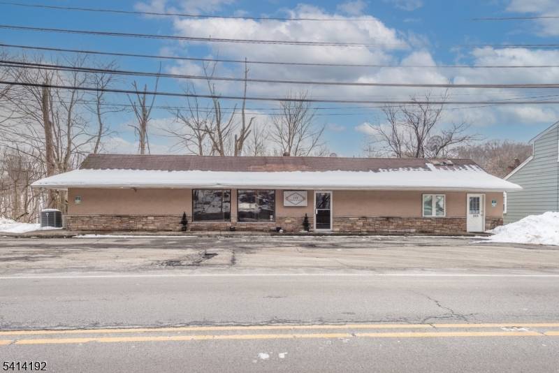 217/219 Hamburg Tpk, Bloomingdale Boro, NJ 07403