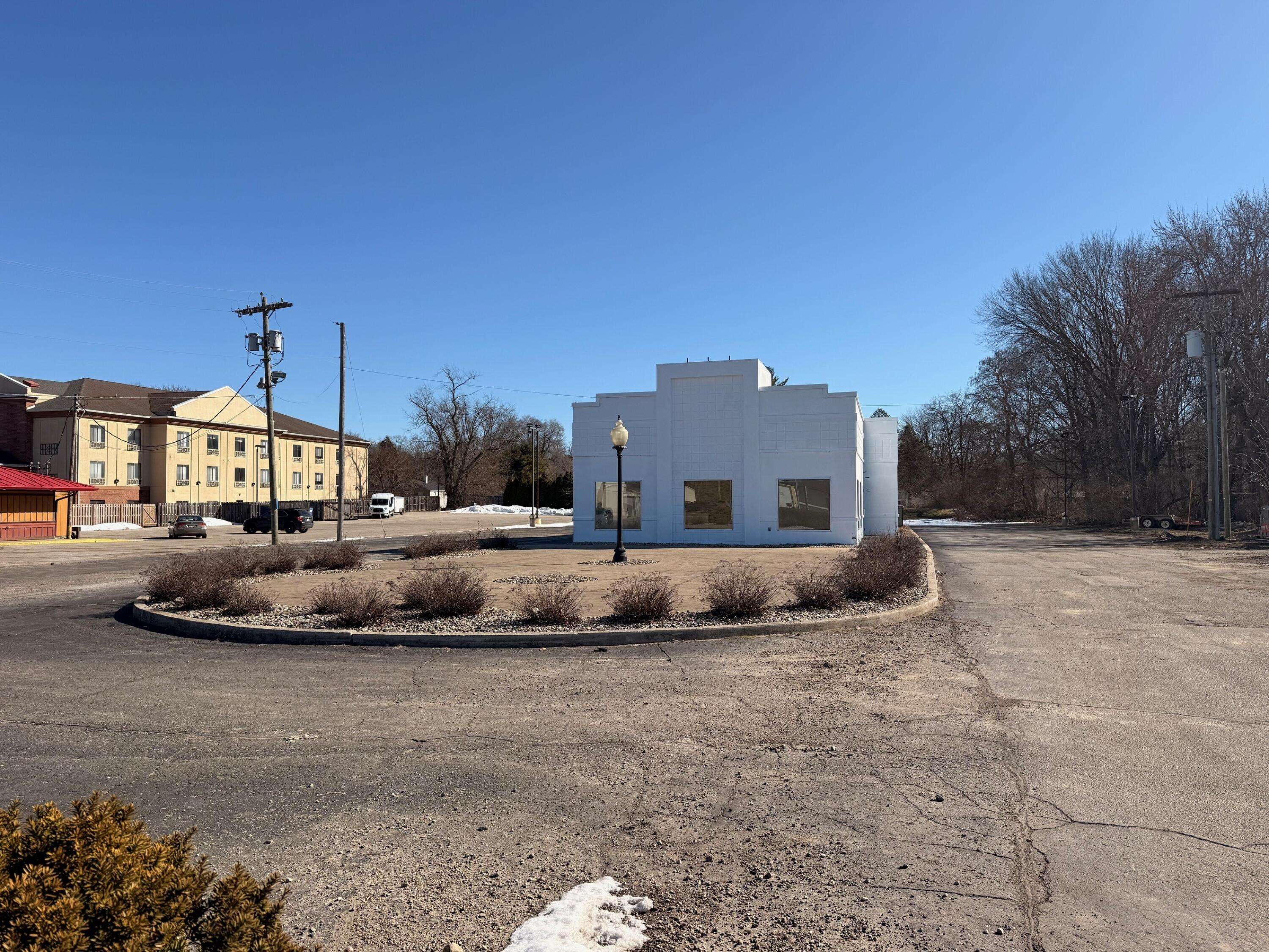 1295 S 11th ST, Niles City, MI 49120