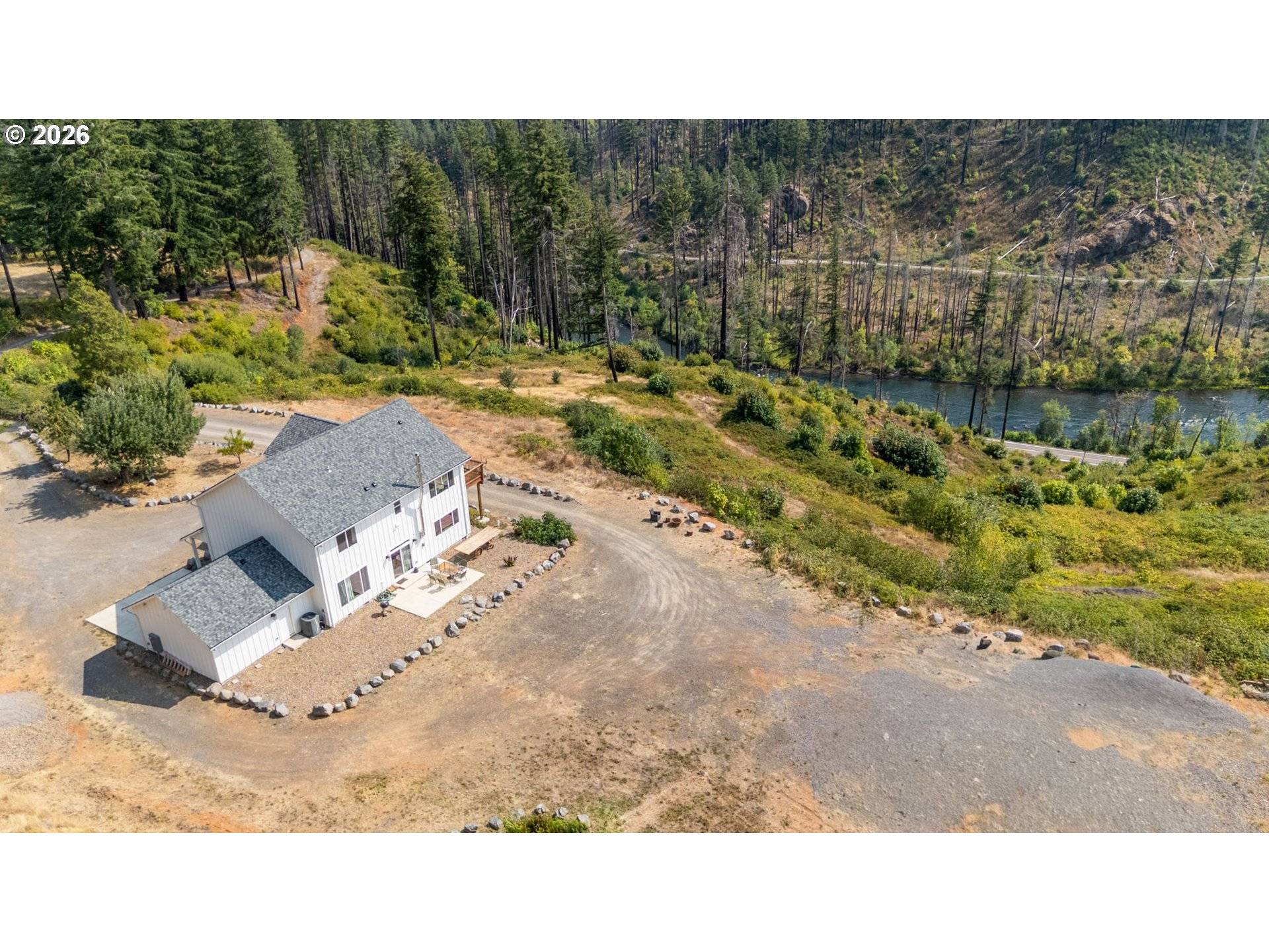 47555 MCKENZIE HWY, Vida, OR 97488