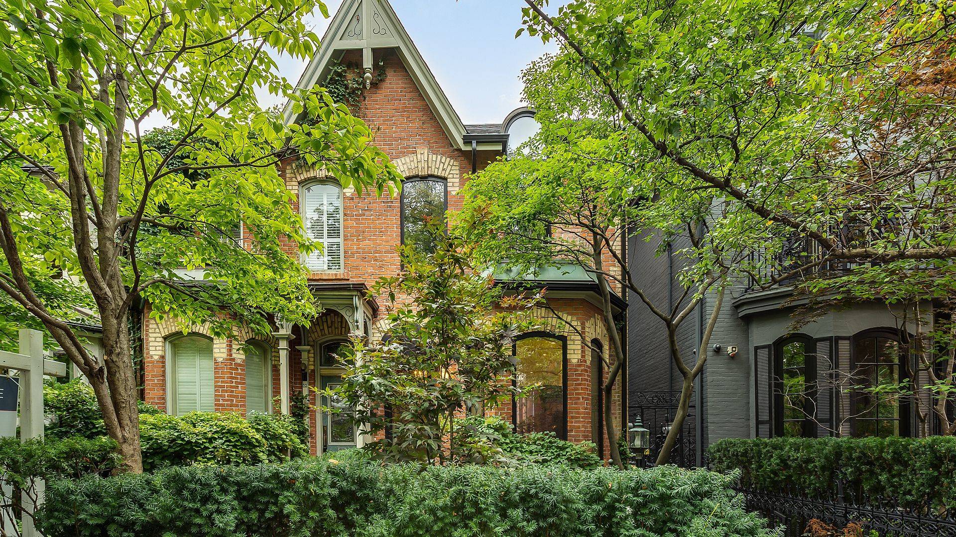 53 Hazelton AVE, Toronto C02, ON M5R 2E3