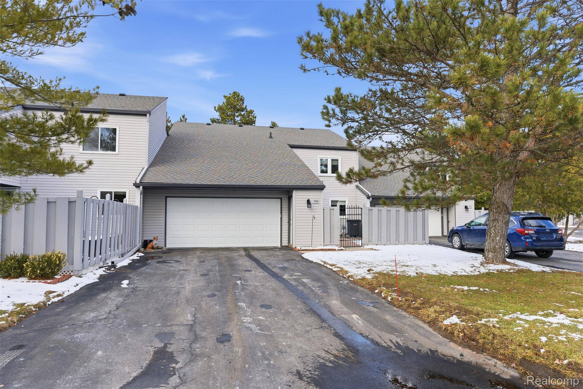 7706 Gunnison CT, Brighton, MI 48114