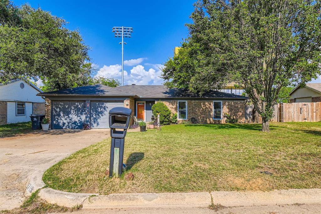 3719 French Wood Drive, Arlington, TX 76016