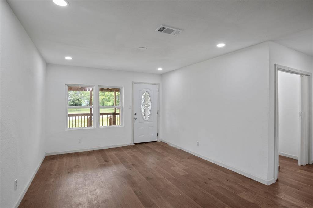 121 Circle Drive, Bogata, TX 75417