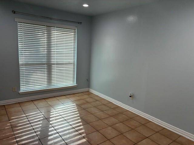 425 S Oak Street #101, Arlington, TX 76010