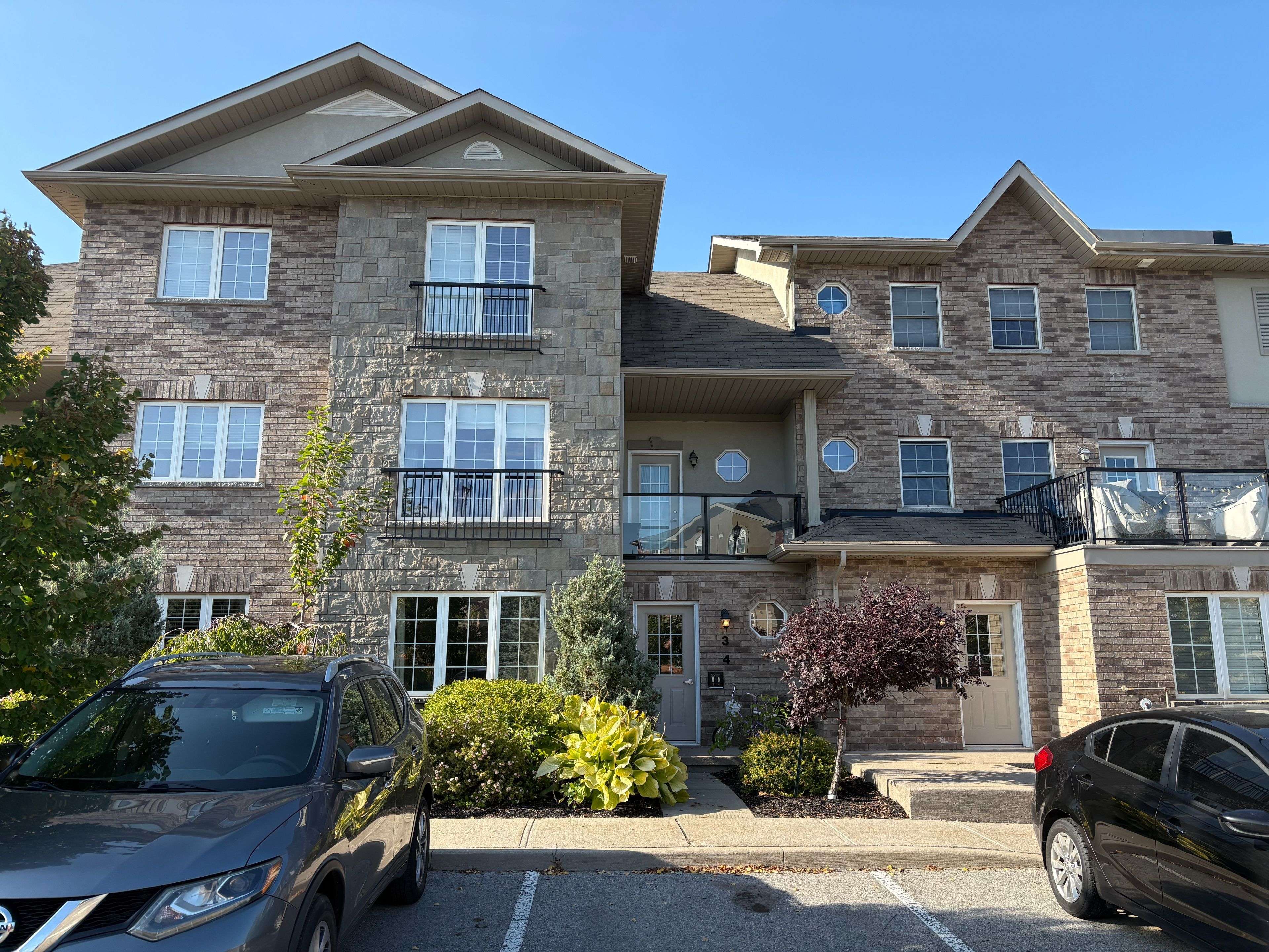 53 Ferndale DR S #3, Barrie, ON L4N 5W9