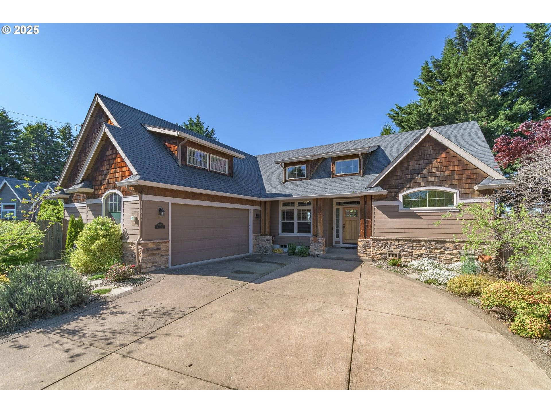 2610 CROWTHER DR, Eugene, OR 97404