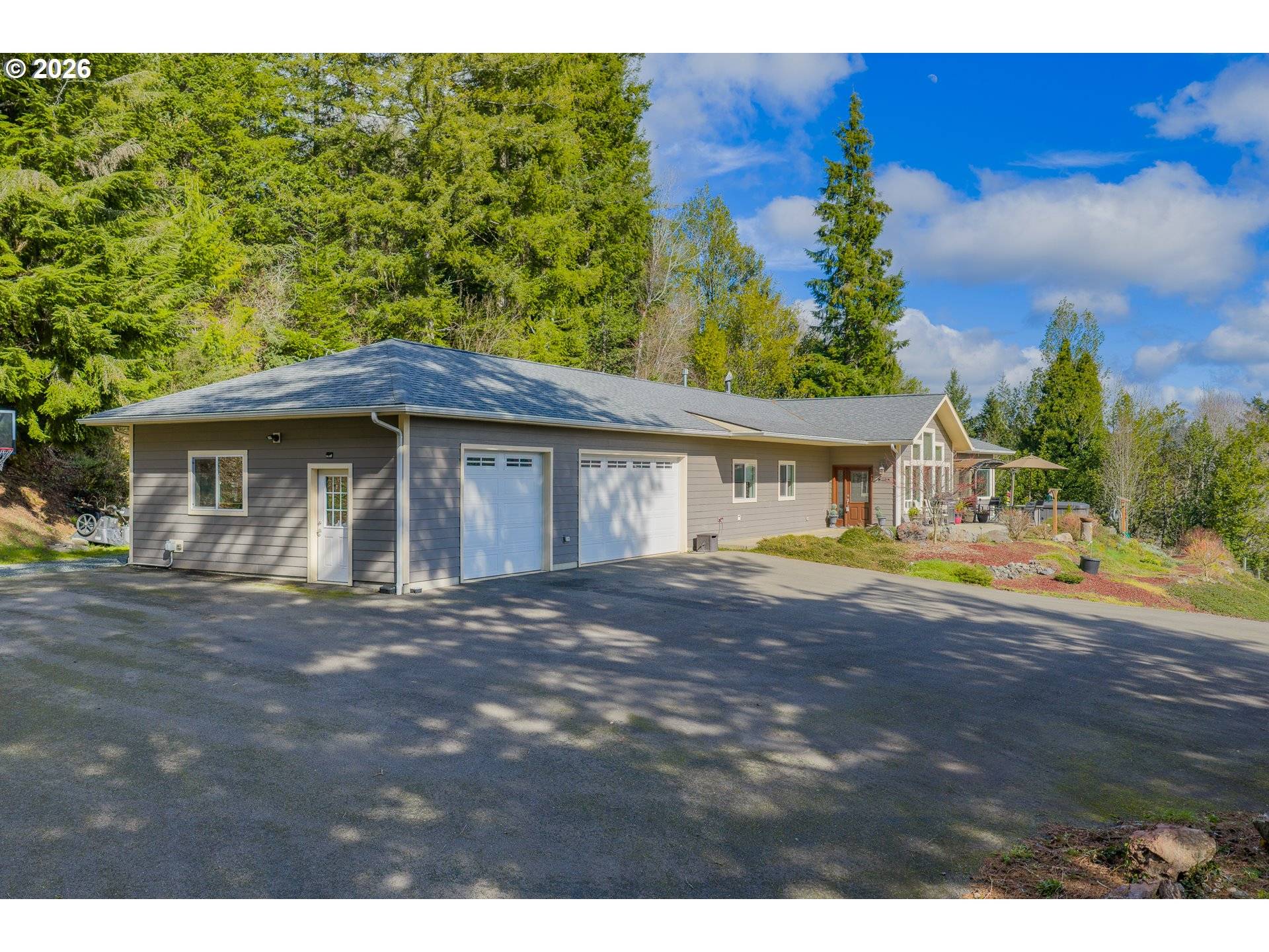 1561 N LAUREL ST, Coquille, OR 97423