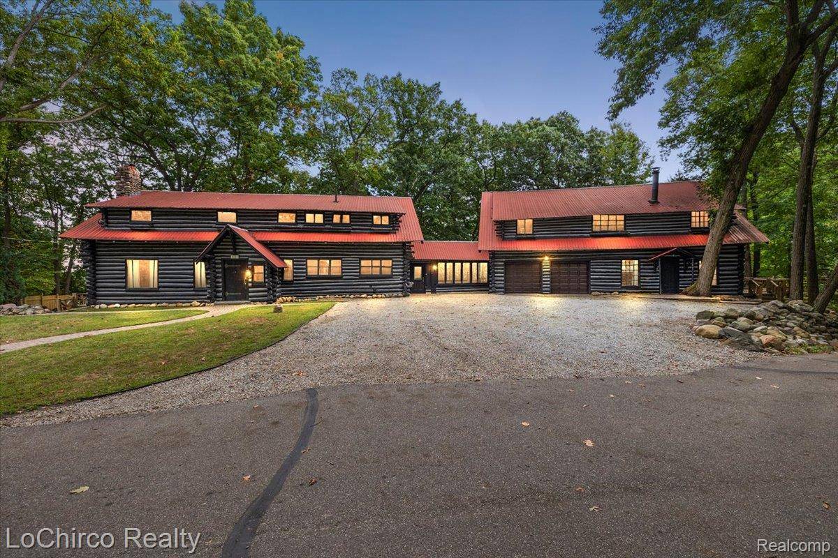 8646 Thendara BLVD, Independence Charter Township, MI 48348