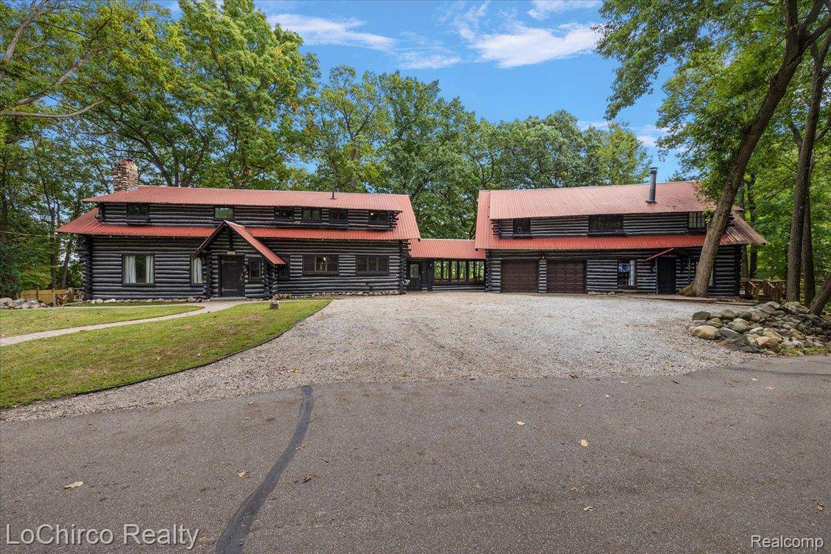 8646 Thendara BLVD, Independence Charter Township, MI 48348