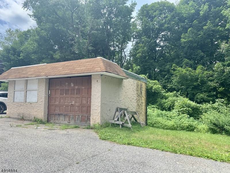 62 King Cole Rd, Hamburg Boro, NJ 07419
