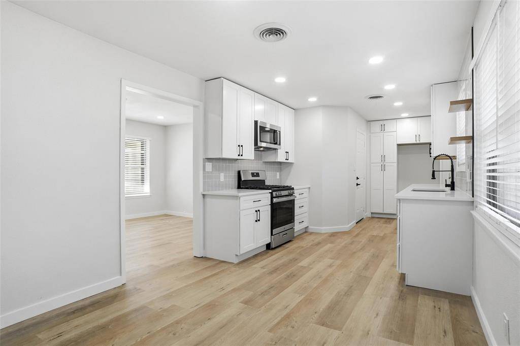 4712 Carlyle Drive, Fort Worth, TX 76132