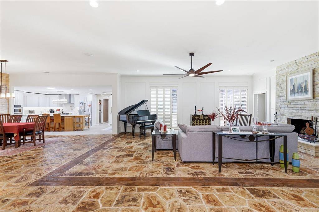 7736 Lone Moor Circle, Dallas, TX 75248