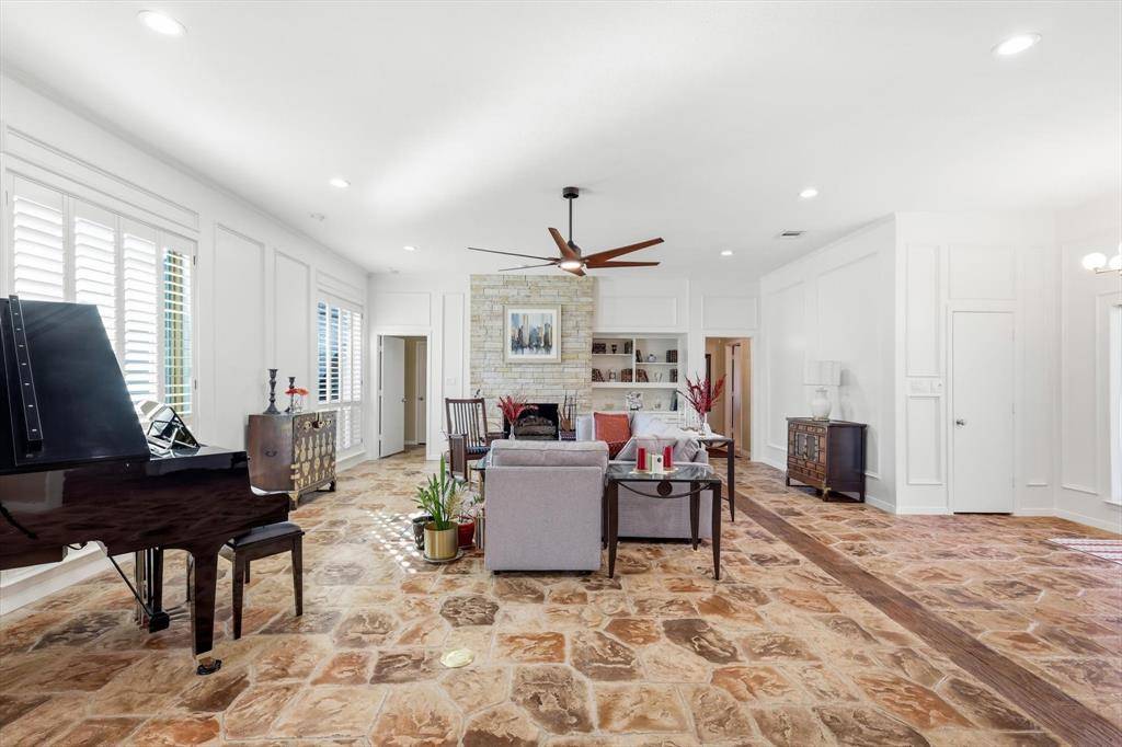 7736 Lone Moor Circle, Dallas, TX 75248