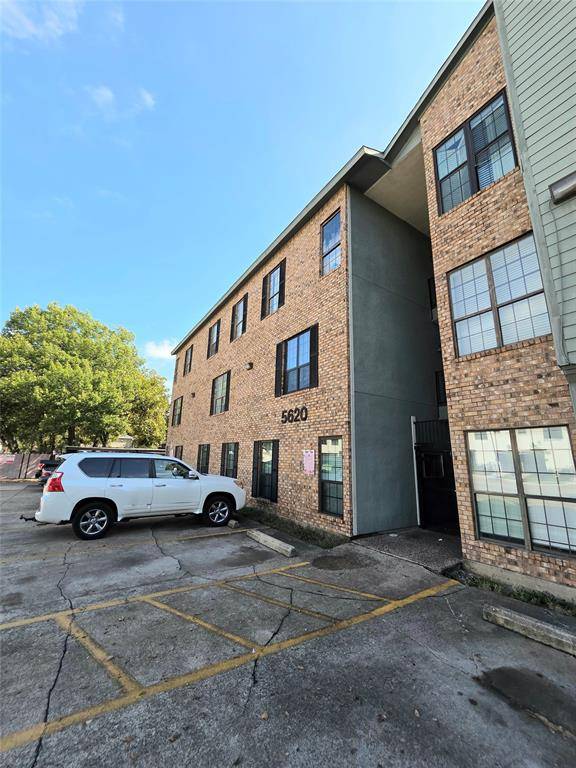 5620 Live Oak Street #106, Dallas, TX 75206