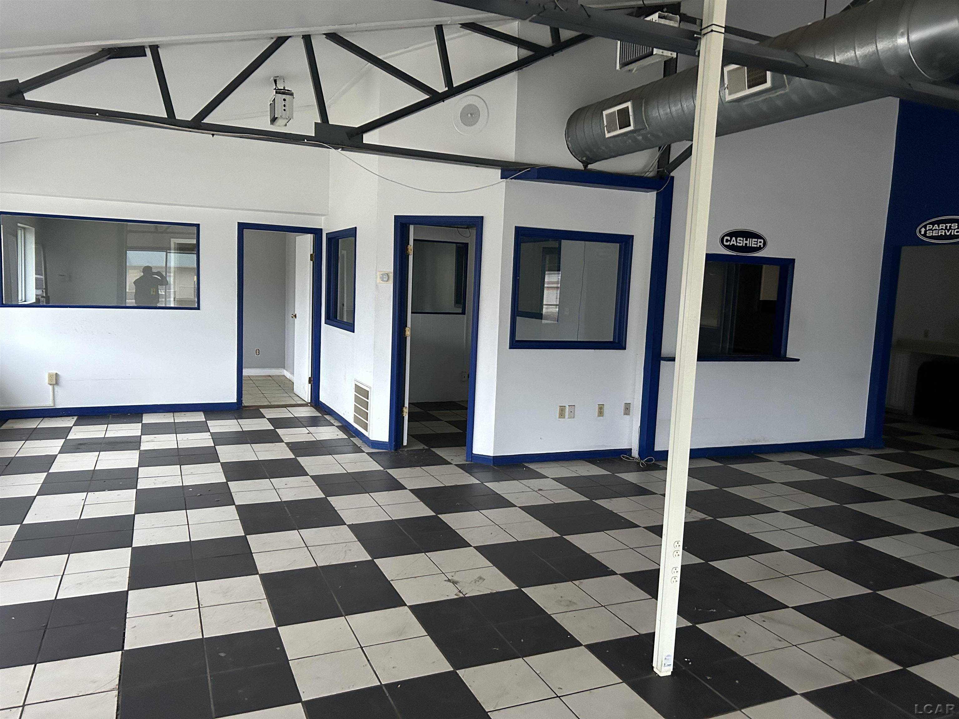 10405 Brooklyn RD, Columbia Twp, MI 49230