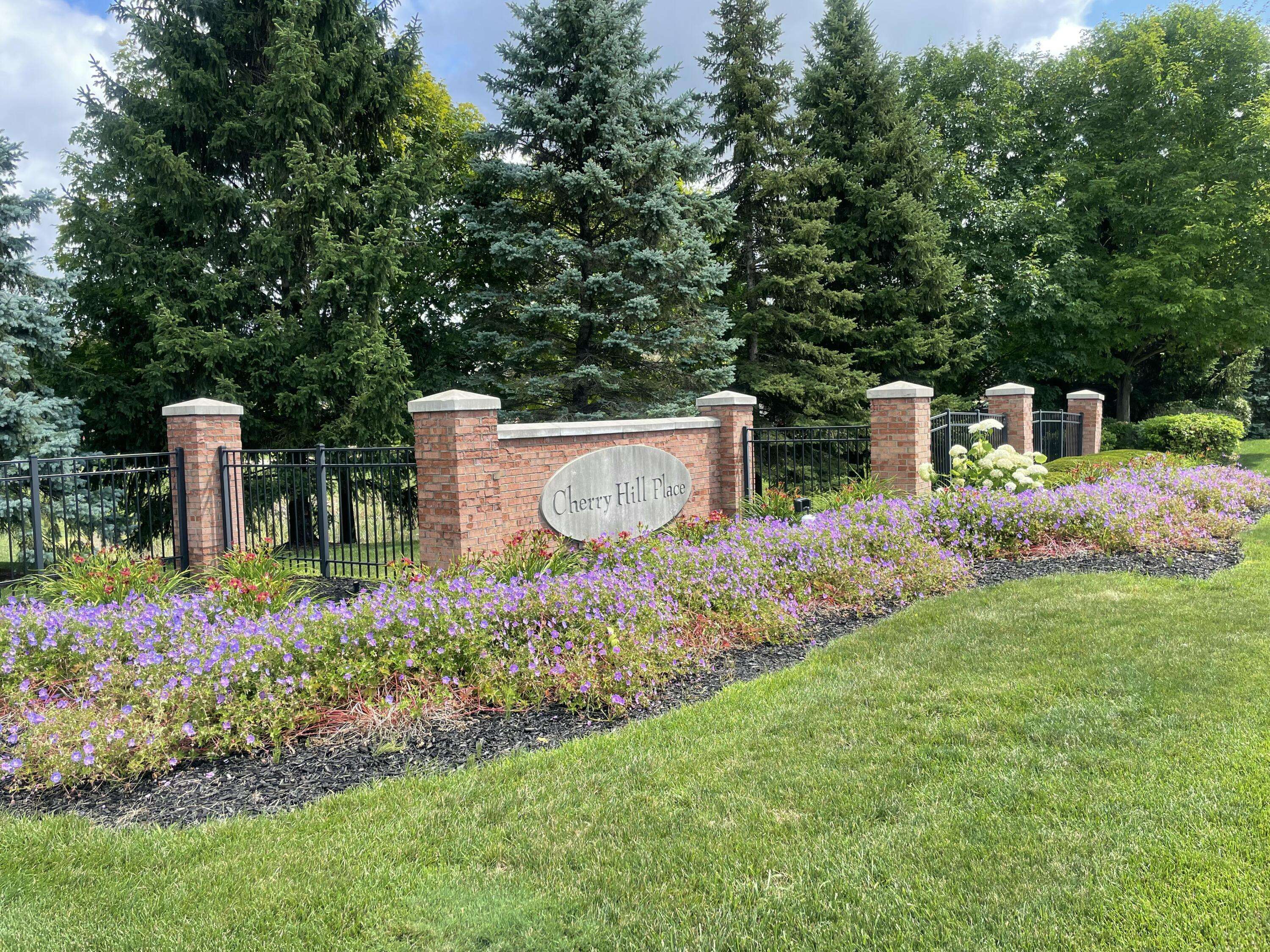 312 Marigold CIR #52, Westland, MI 48185