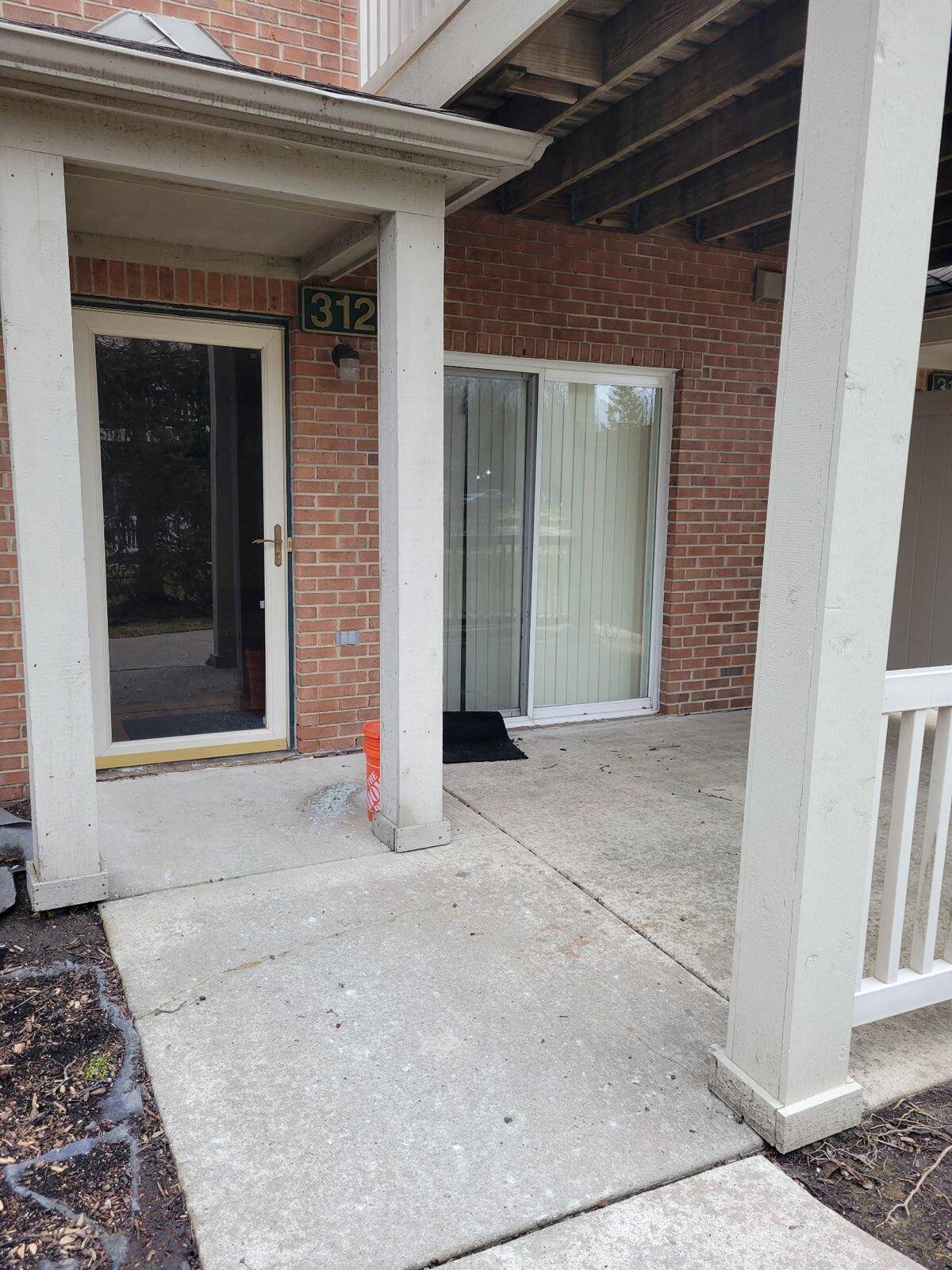 312 Marigold CIR #52, Westland, MI 48185