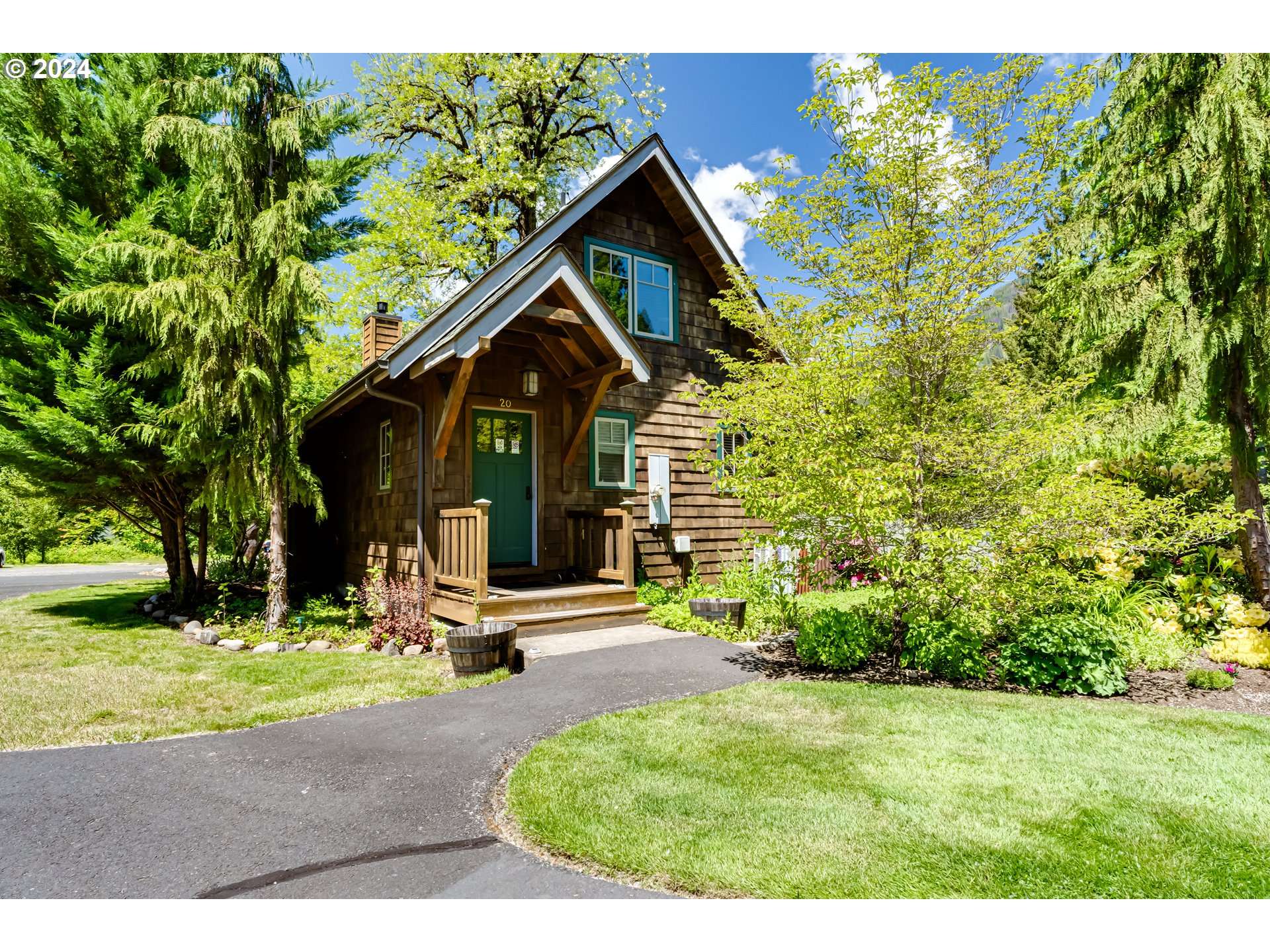 56483 MCKENZIE HWY, Mc Kenzie Bridge, OR 97413