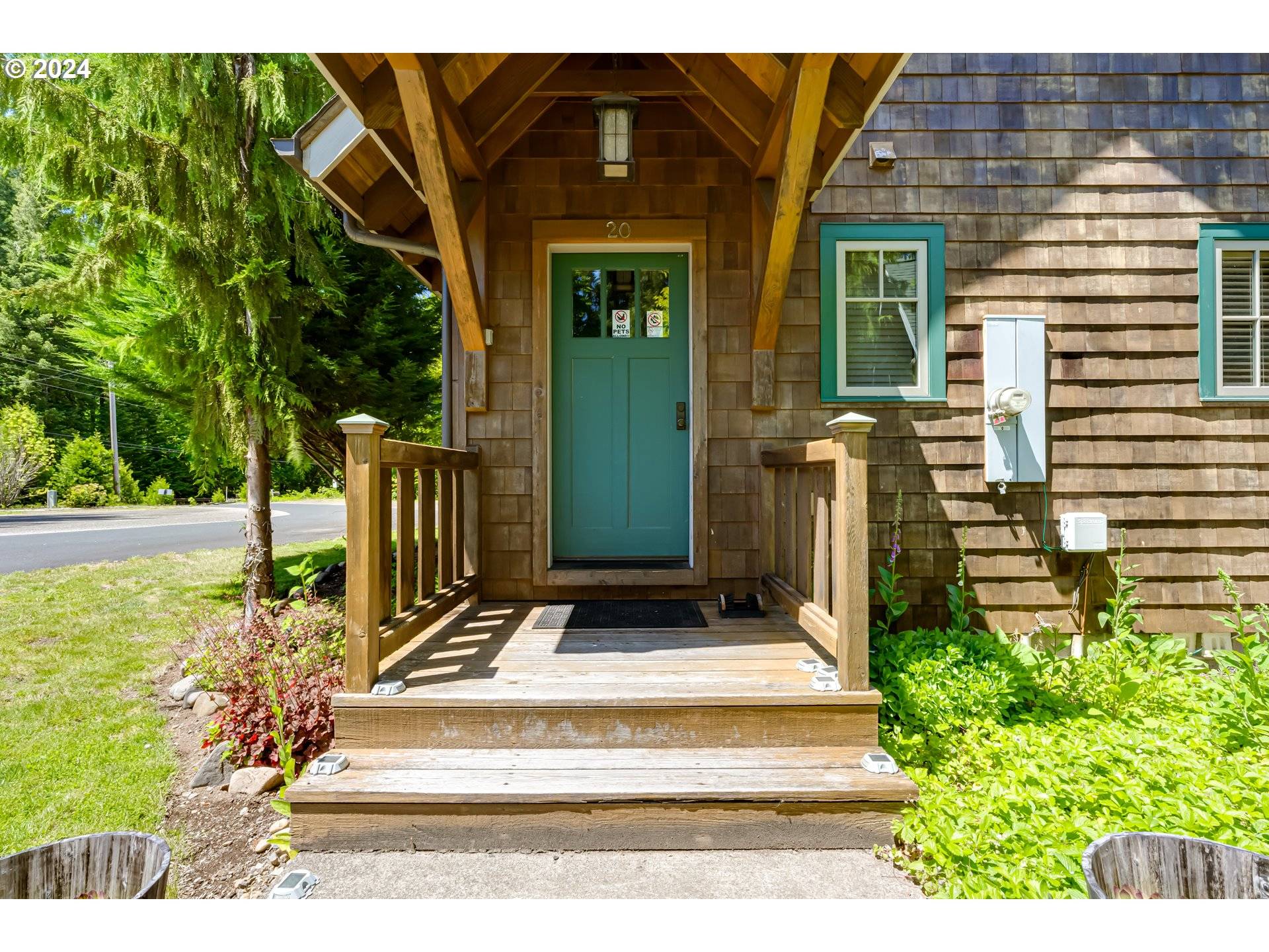 56483 MCKENZIE HWY, Mc Kenzie Bridge, OR 97413