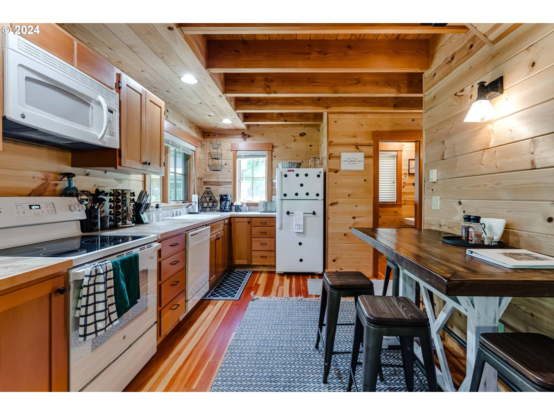 56483 MCKENZIE HWY, Mc Kenzie Bridge, OR 97413