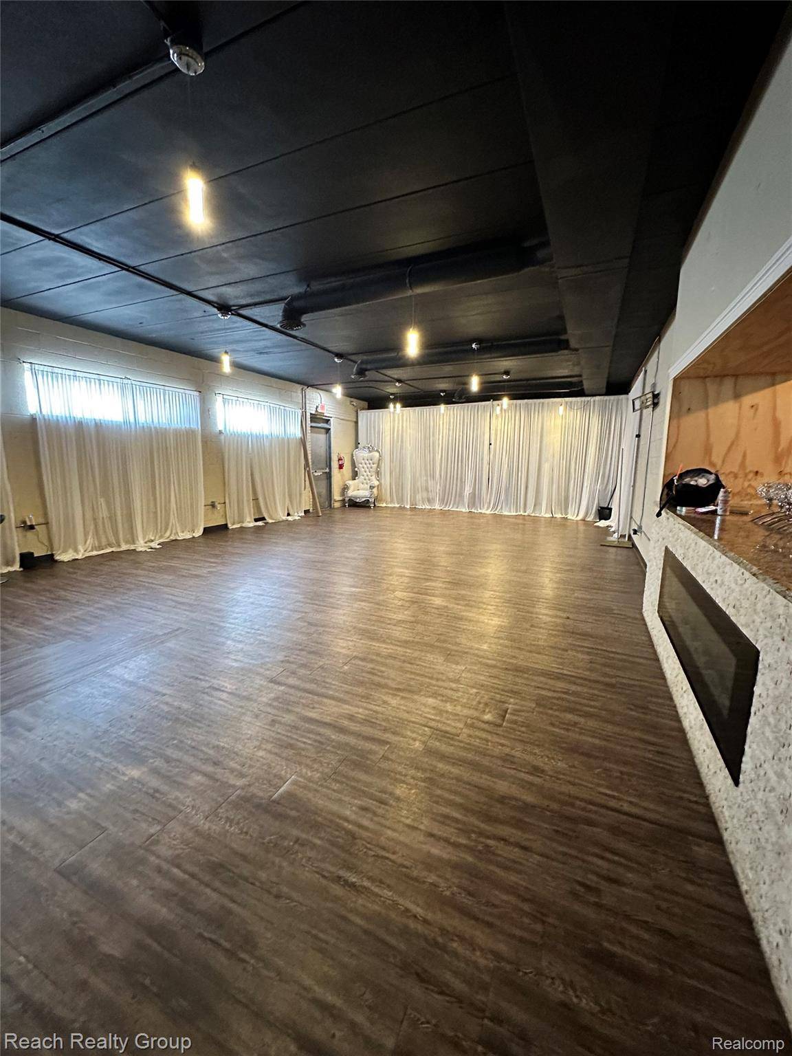 21562 Schoolcraft, Detroit, MI 48223