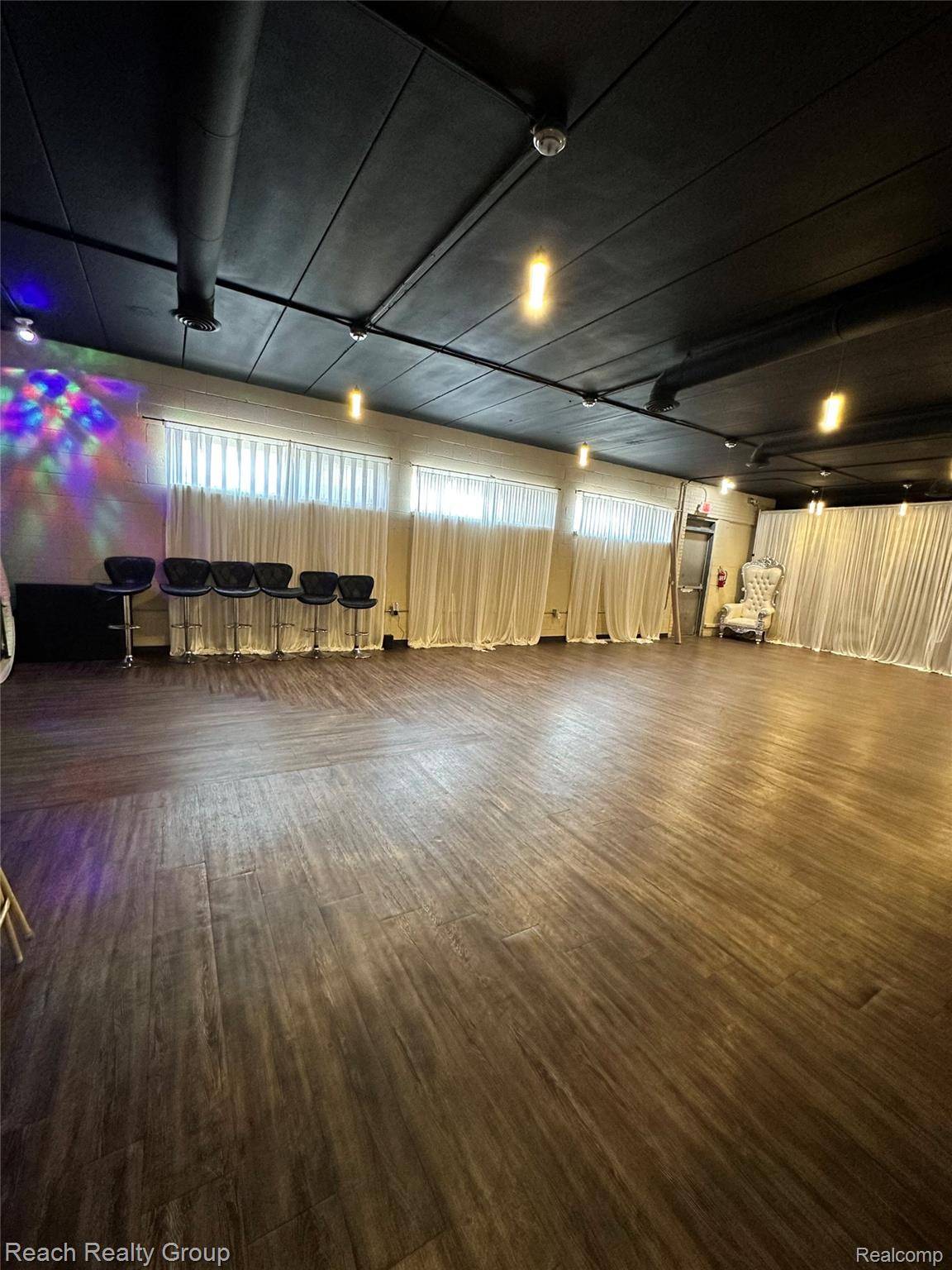 21562 Schoolcraft, Detroit, MI 48223