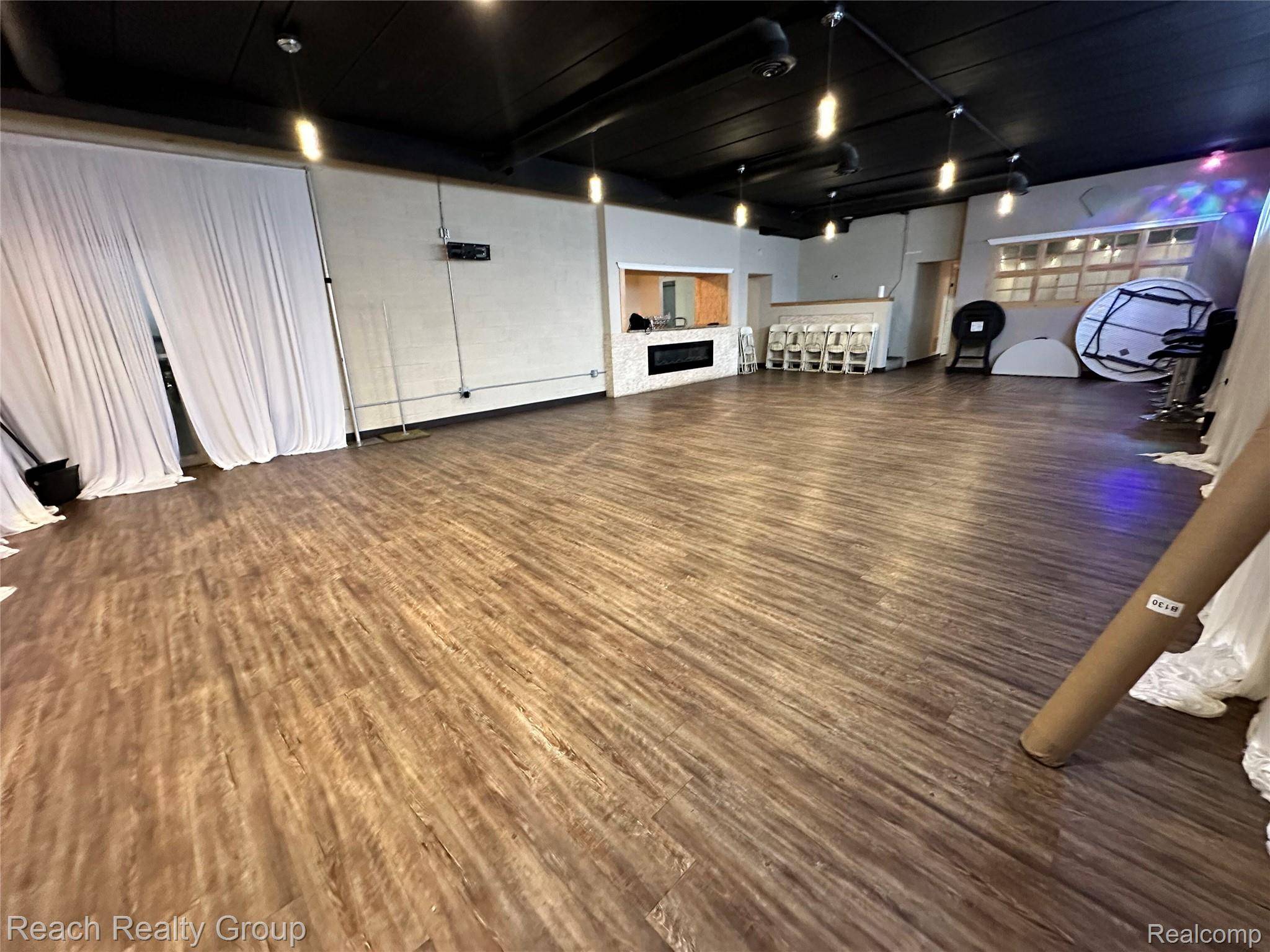 21562 Schoolcraft, Detroit, MI 48223