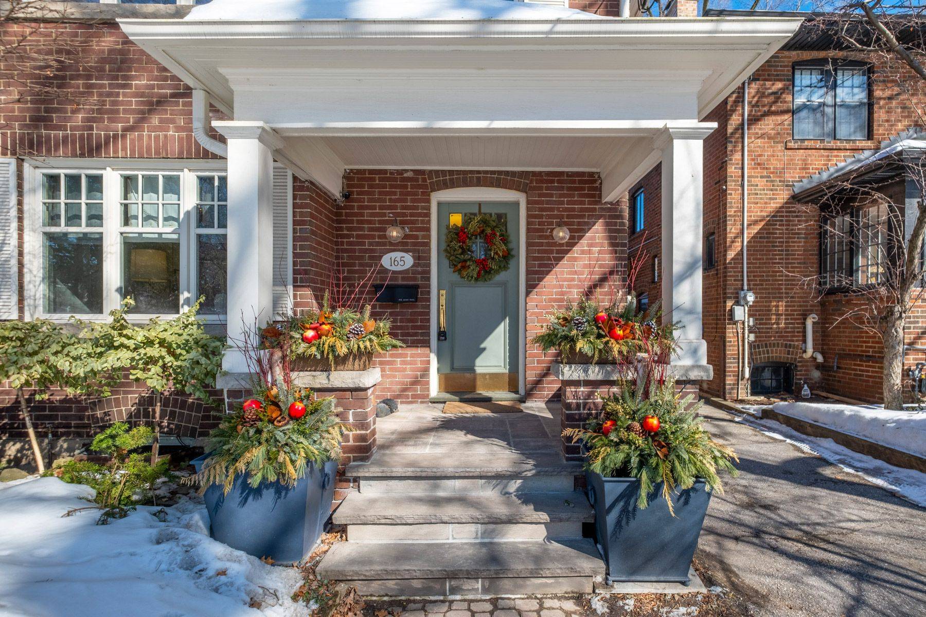 165 Welland AVE, Toronto C09, ON M4T 2J6