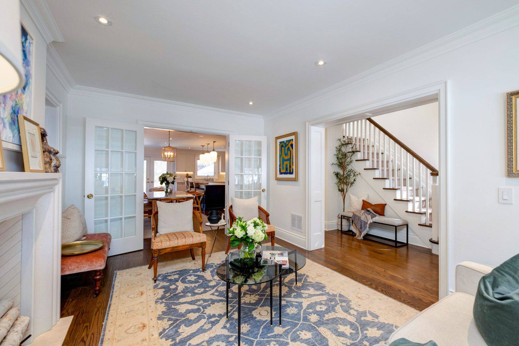 165 Welland AVE, Toronto C09, ON M4T 2J6