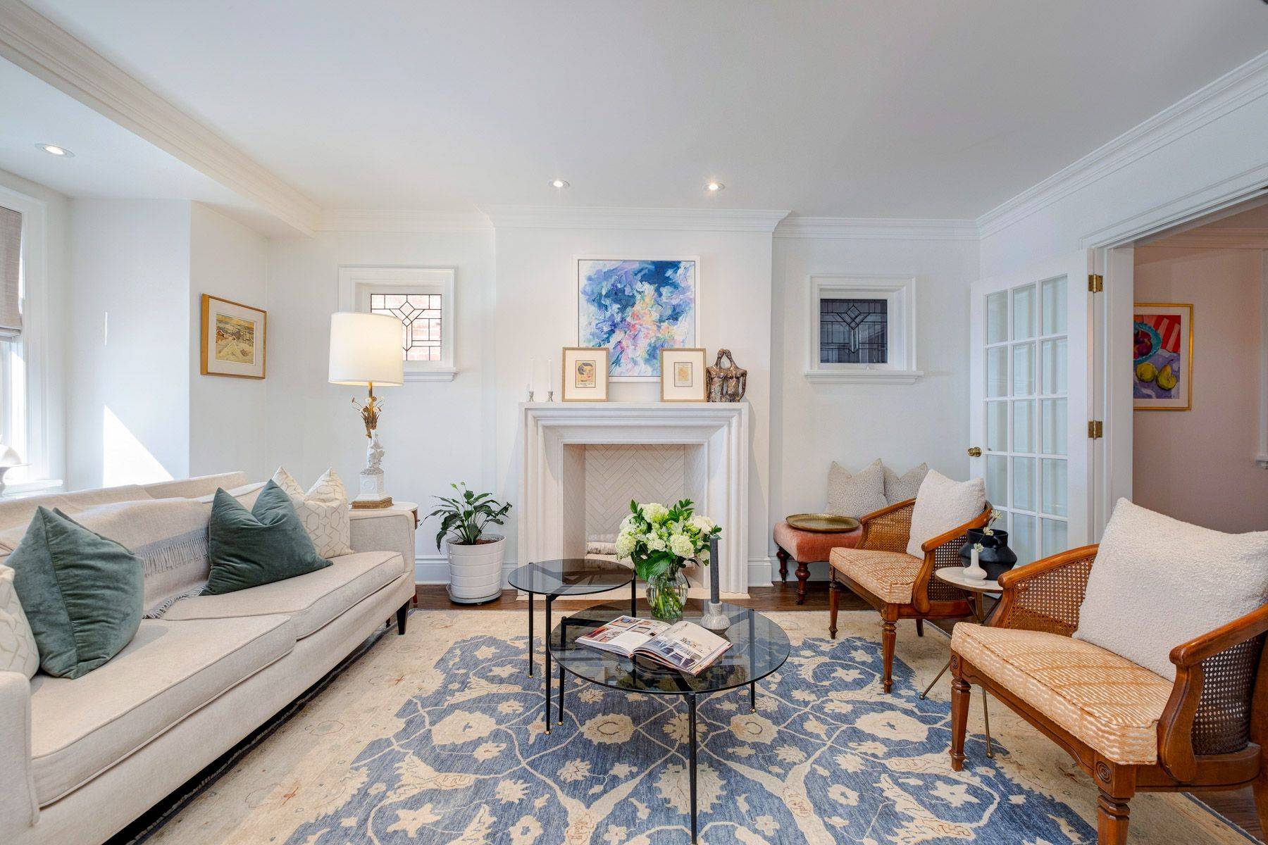 165 Welland AVE, Toronto C09, ON M4T 2J6