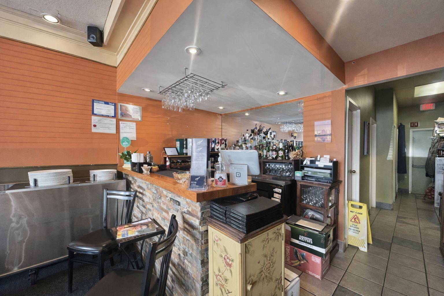 2280 Carling AVE #7, Britannia Heights - Queensway Terrace N And Area, ON K2B 7G1