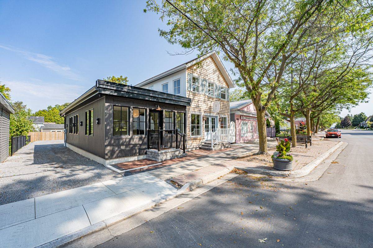 944 Lake DR E, Georgina, ON L0E 1L0