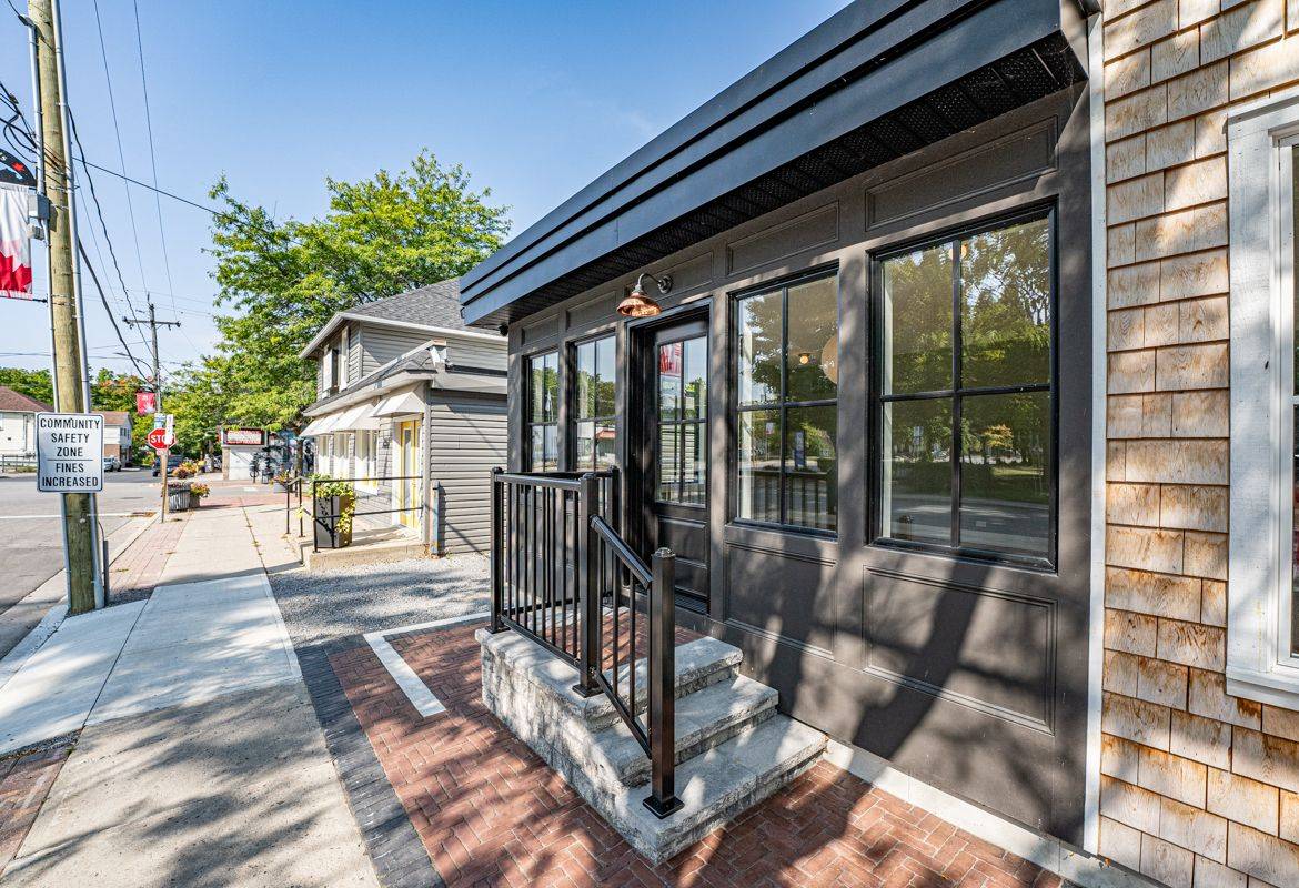 944 Lake DR E, Georgina, ON L0E 1L0