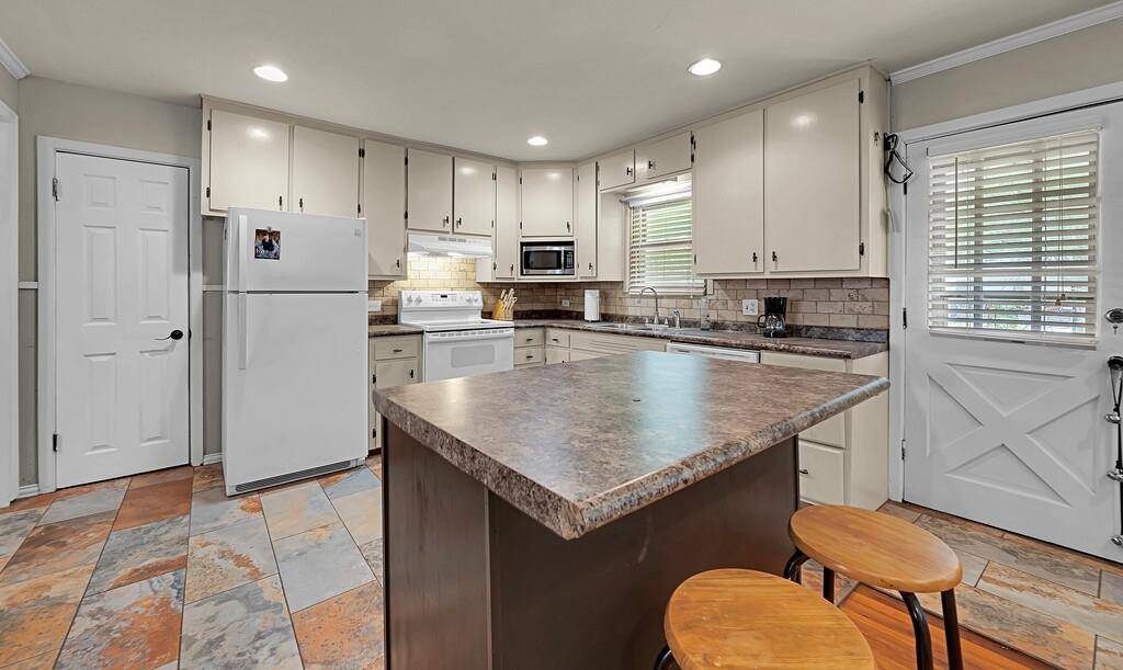 145 Darden Drive, Robinson, TX 76706