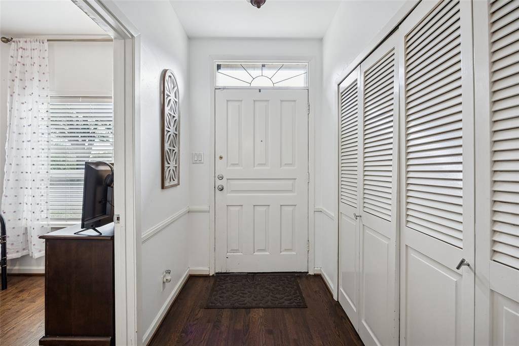 7506 W Northwest Highway #2, Dallas, TX 75225