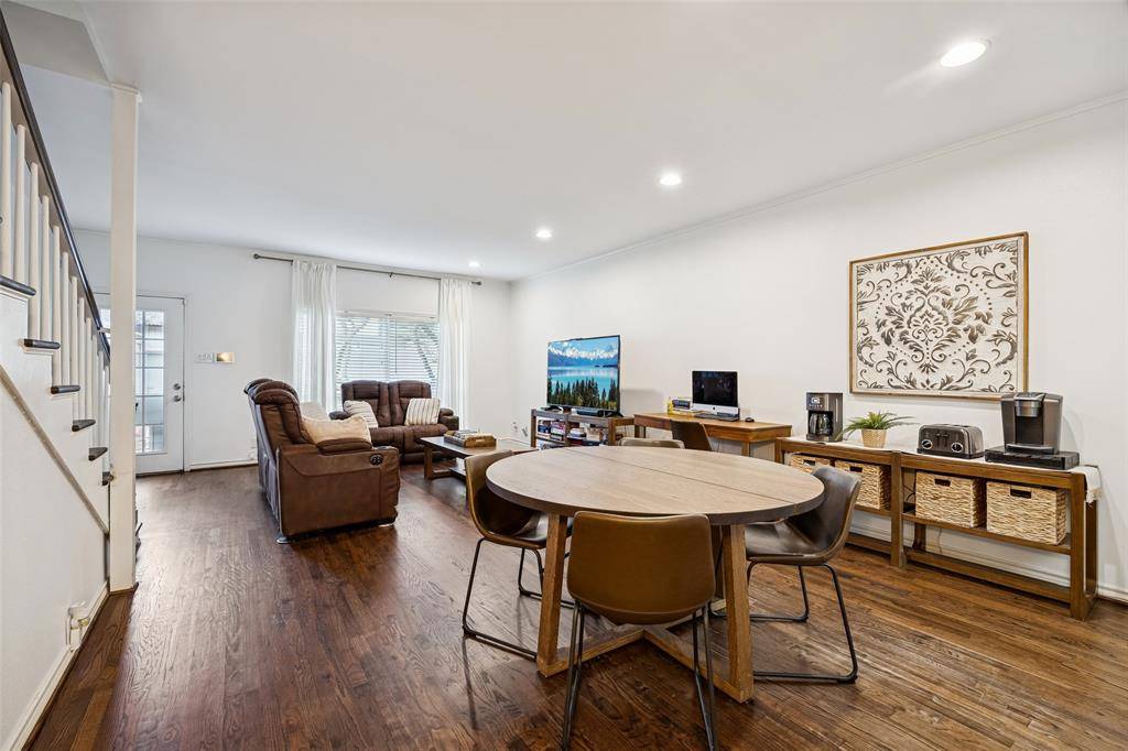 7506 W Northwest Highway #2, Dallas, TX 75225