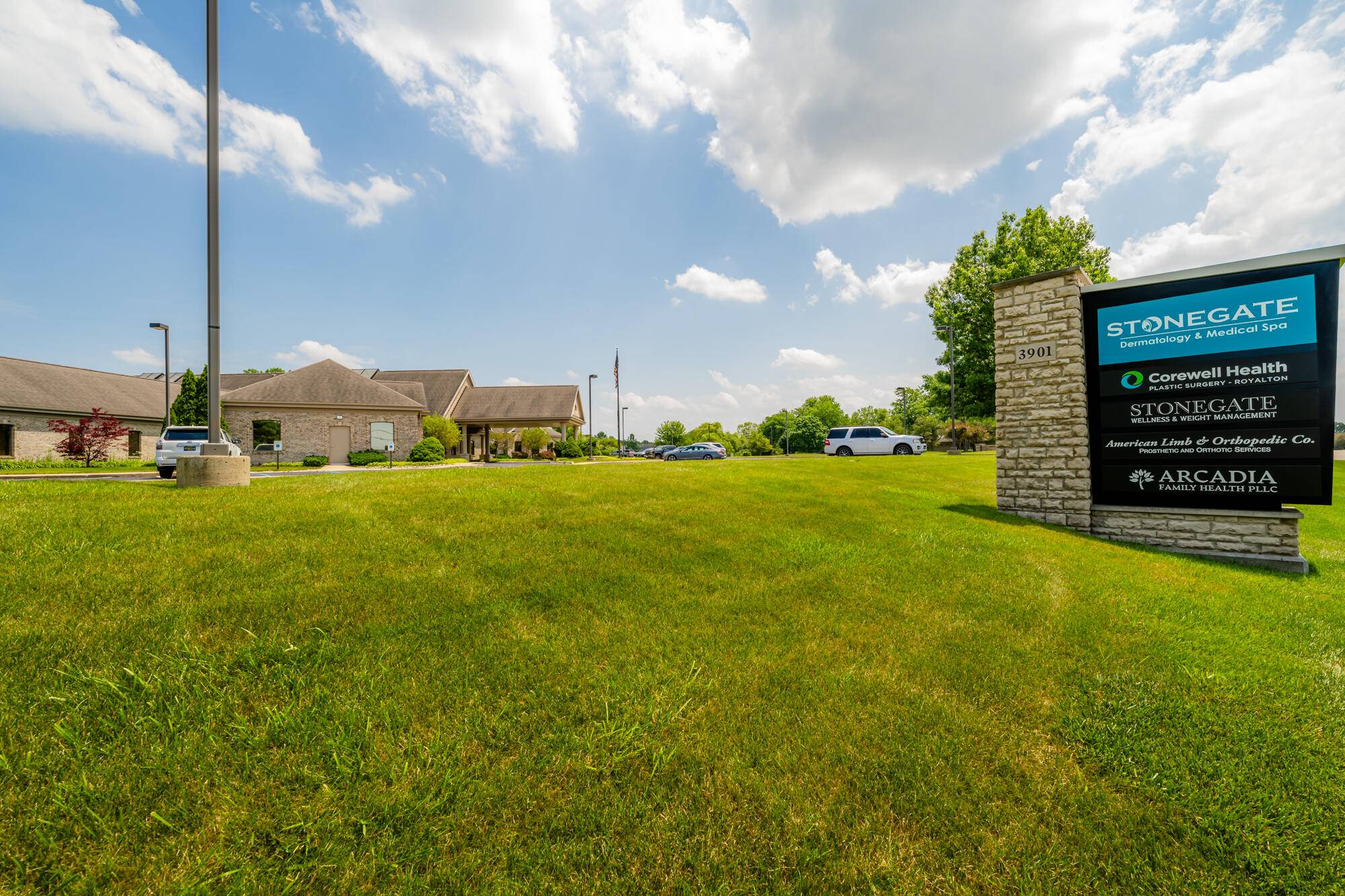 3901 Stonegate PARK #B, Royalton Twp, MI 49085