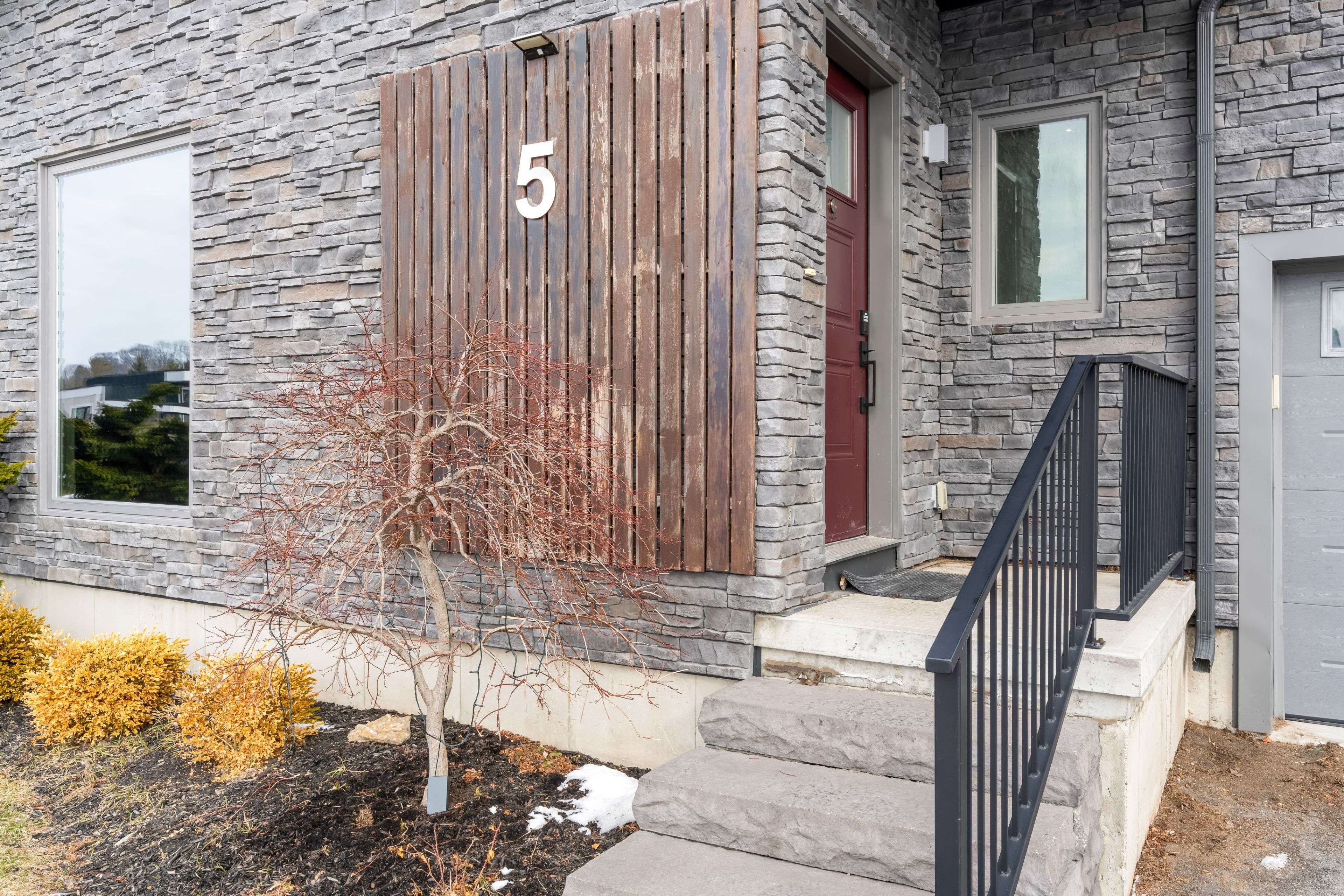 5 Heron Pointe RD, Port Colborne, ON L3K 6A9