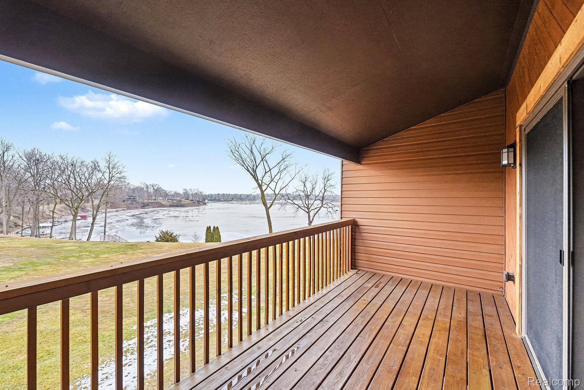 48315 Bayshore DR, Van Buren Charter Township, MI 48111