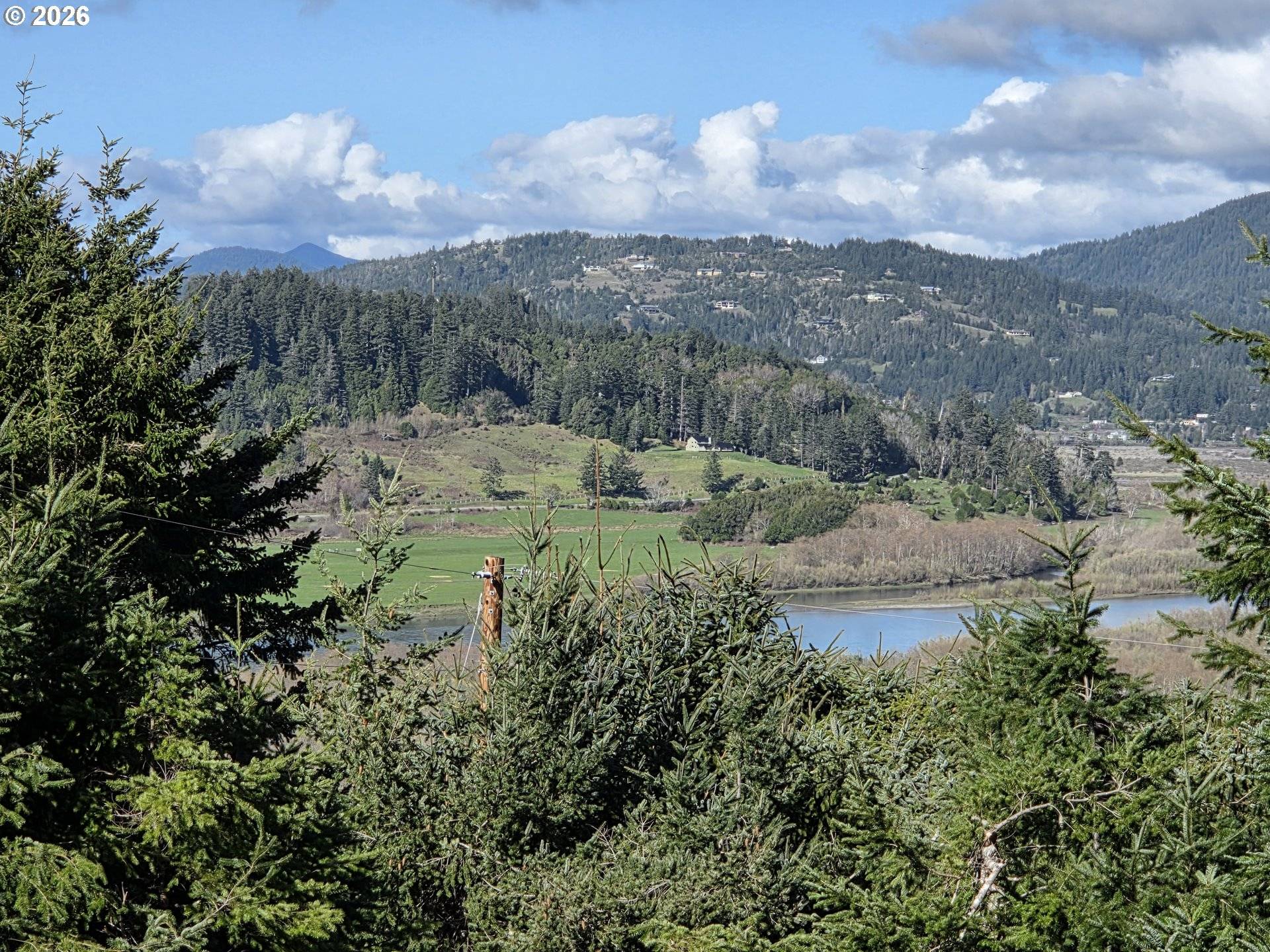 30235 EAGLEVIEW DR, Gold Beach, OR 97444