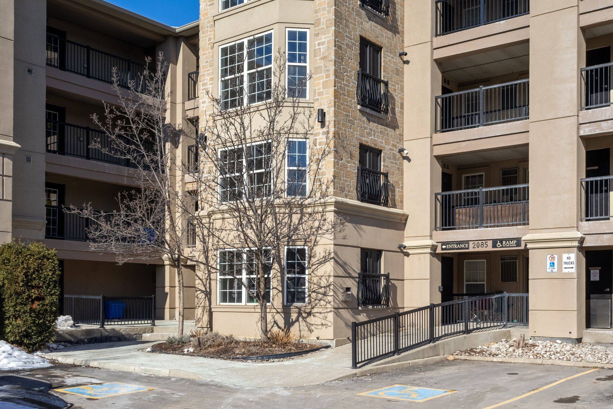 2085 Appleby Line #105, Burlington, ON L7L 7H4