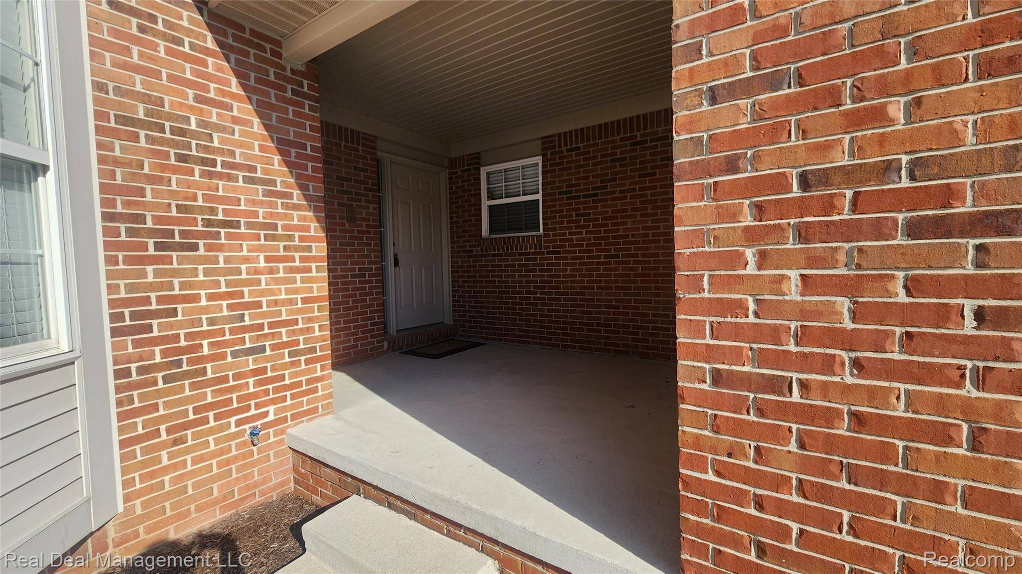 6146 Lone Oak CIR, Holly Township, MI 48439