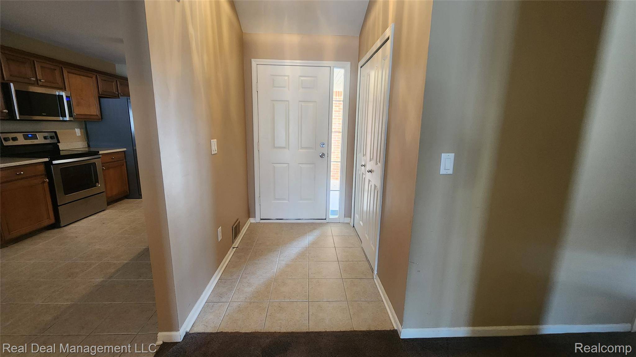 6146 Lone Oak CIR, Holly Township, MI 48439