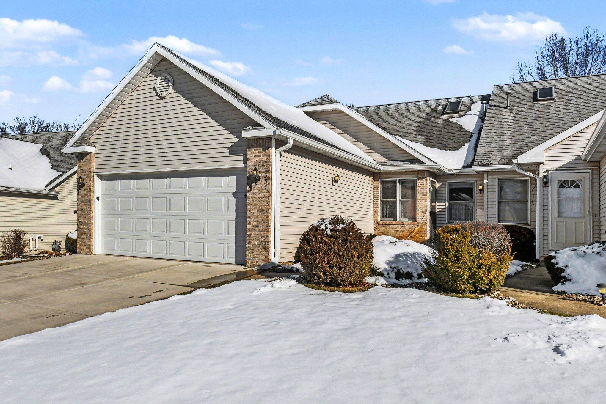 1355 Honeysuckle LN, Niles Twp, MI 49120