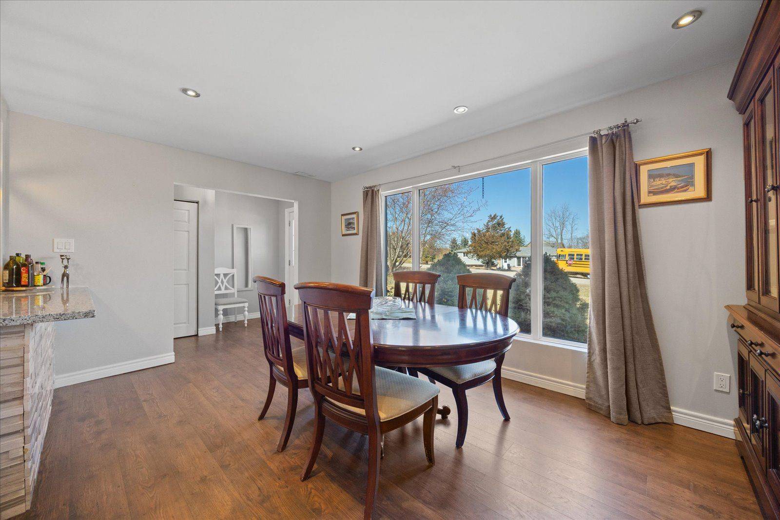 27 Jamieson DR, Adjala-tosorontio, ON L0N 1R0